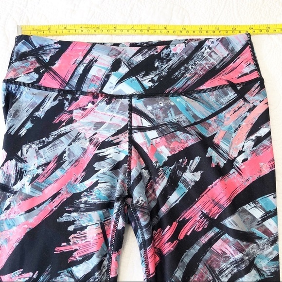 Fabletics Crop Brushstroke Print Legging - Small - Picture 3 of 10